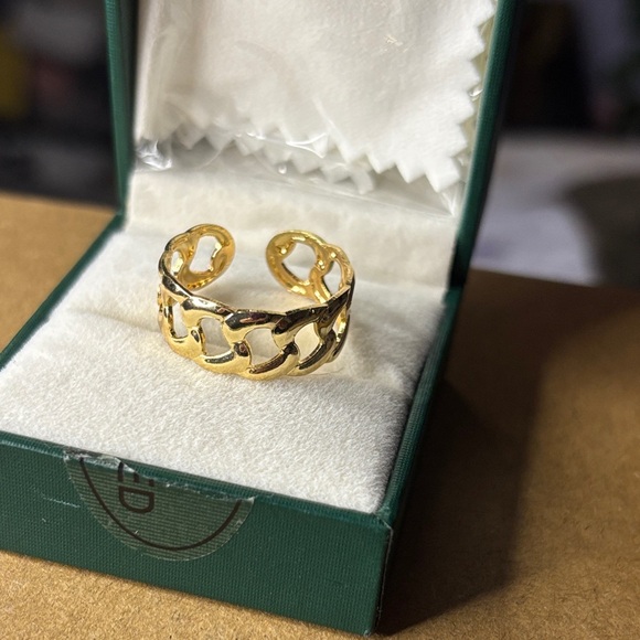 Gold Chain Ring - Picture 1 of 2